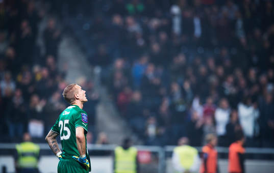 s målvakt Robin Olsen under fotbollsmatchen i Allsvenskan mellan AIK och Malmö FF den 5 oktober 2014 i Stockholm.