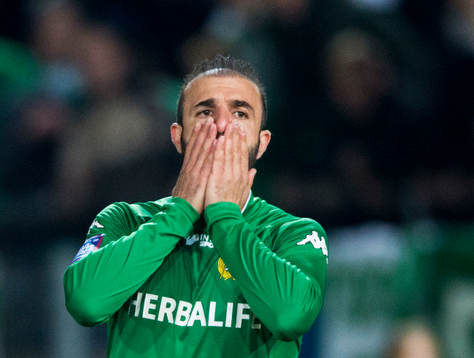  Hammarbys Kennedy Bakircicioglu besviken i matchen i superettan mellan Landskrona och Hammarby i Landskrona 5 oktober 2014.
