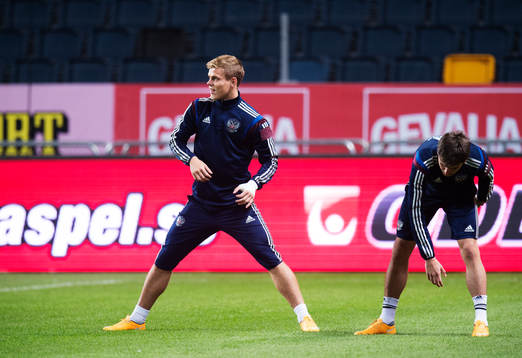 Aleksandr Kokorin (t v)