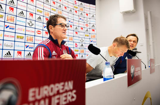 Förbundskapten Fabio Capello och Vasili Berezutski