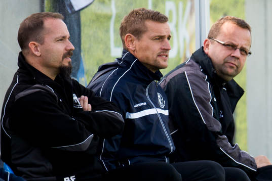 Trelleborgs två tränare Jimmie Olsson (m) och Hannu Sirviö (th)