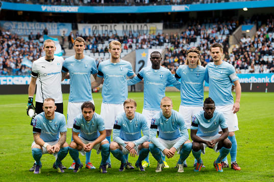 Malmö FFs målvakt Robin Olsen, Johan Hammar, Filip Helander, Enock Kofi Adu, Pawel Cibicki, Markus Rosenberg, främre raden Magnus Eriksson, Ricardo Ferreira Da Silv, Emil Forsberg, Anton Tinnerholm, Pa Konate