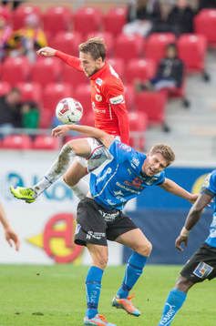 Kalmars Tor Øyvind Hovda och Halmstads Mikael Boman