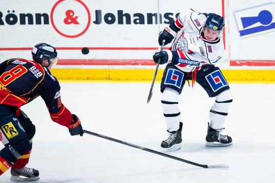 Linköpings Broc Little och Djurgårdens Linus Arnesson