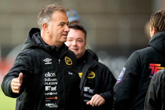 Elfsborgs tränare Tony Lundqvist jublar