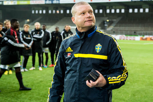 U17 landslagets förbundskapten Tomas Turesson