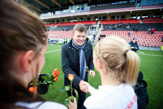 Sirius vinner finalen och prisutdelare är Svenska spels VD