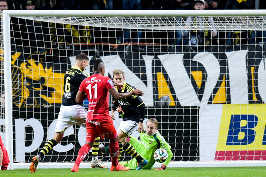 Åtvidabergs Ricardo Santos skjuter in 3-1