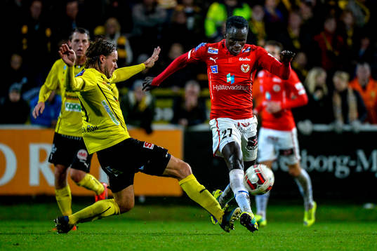 Mjällbys Danny Ervik och Kalmars Papa Alioune Diouf