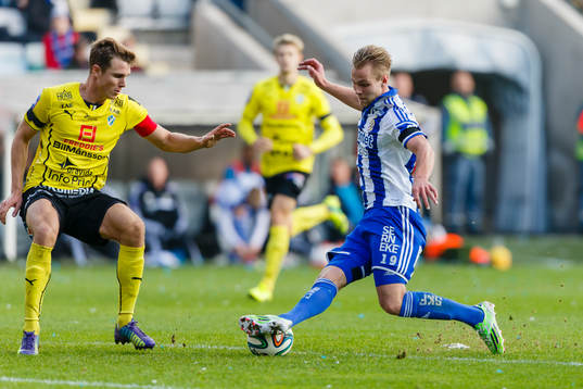 Halmstads Richard Magyar och IFK Göteborgs Gustav Engvall