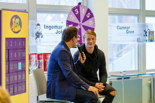 Joakim Geigert intervjuar Sam Larsson