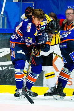 Växjös Eric Martinsson tappar hjälmen