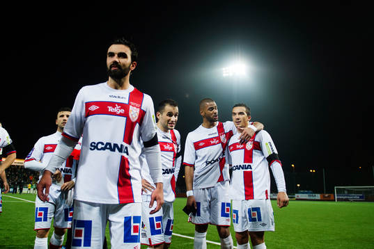 Assyriskas spelare jublar