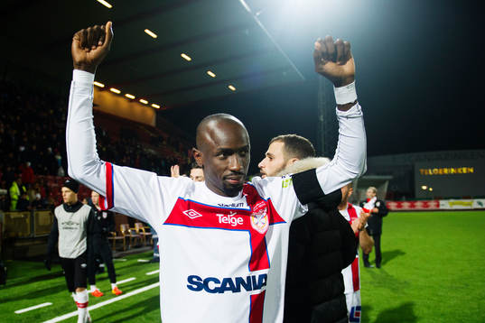 Assyriskas Aziz Corr Nyang jublar