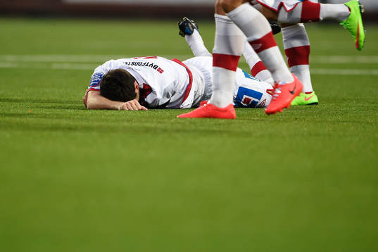 Assyriskas Christoffer Eriksson har ont