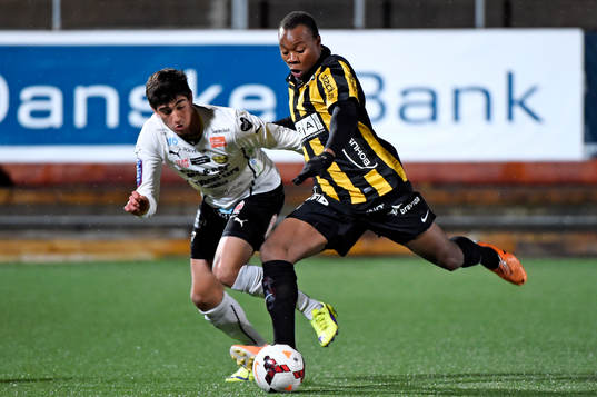 Mjällbys Lukas Grill och Häckens Carlos Strandberg