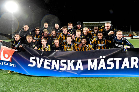 Häckens spelare firar