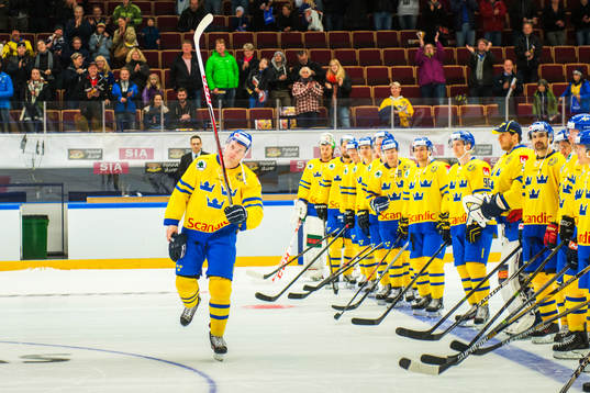 Sveriges Patrik Hersley jublar när han blir utsedd till