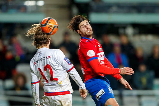Assyriskas Fredrik Holster och Örgrytes George Mourad