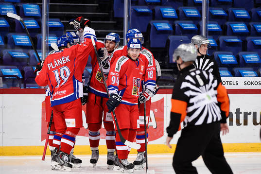 Tjeckiens spelare jublar