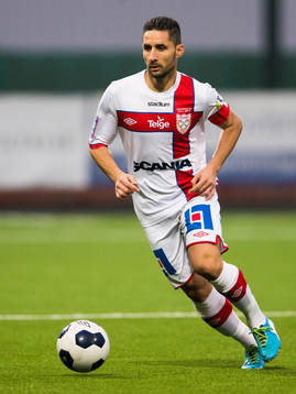 Assyriskas David Durmaz med bollen