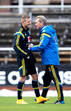 Sveriges förbundskapten Erik Hamrén och John Guidetti