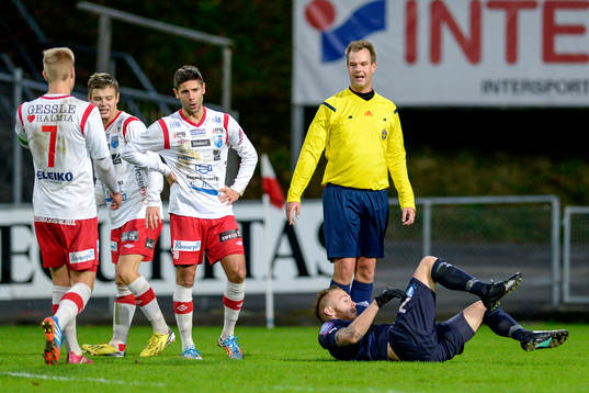 Straff till Malmö FF efter att Magnus Eriksson rivits ner