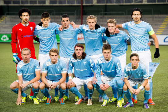 Malmö FFs startelva, övre raden från vänster, målvakt Sixten Mohlin, Dennis Hadzikadunic, Granit Stagova, Franz Brorsson, Freddie Brorsson, Deniz Hummet. Nedre raden från vänster Johan Brannefalk, Jacob Blixt, Felix Olsson Lundgren, Mattias Svanberg, Anton Kralj