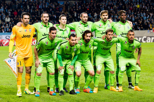 Juventus startelva, övre raden från vänster, målvakt Gianluigi Buffon, Leonardo Bonucci, Stephan Lichtsteiner, Giorgio Chiellini, Fernando Llorente och Paul Pogba. Nedre raden från vänster, Simone Padoin, Carlos Tevez, Andrea Pirlo, Claudio Marchisio och Arturo Vidal.