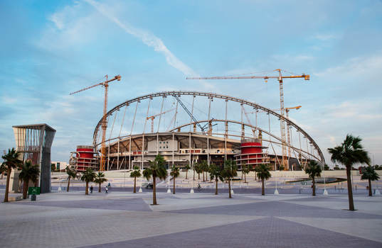 Khalifa International Stadium som renoveras den 6 december 2014 i Doha. Arenan kommer att användas