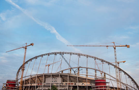 Khalifa International Stadium som renoveras den 6 december 2014 i Doha. Arenan kommer att användas