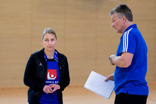 Sveriges förbundskaptener Helle Thomsen och Thomas
