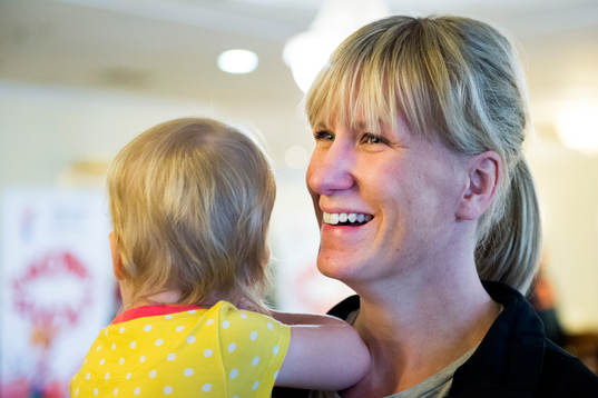Sveriges Anna-Maria Johansson med sin dotter Agnes
