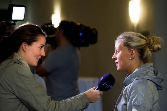 SVTs Agnes Windelhed intervjuar Sveriges Nathalie Hagman