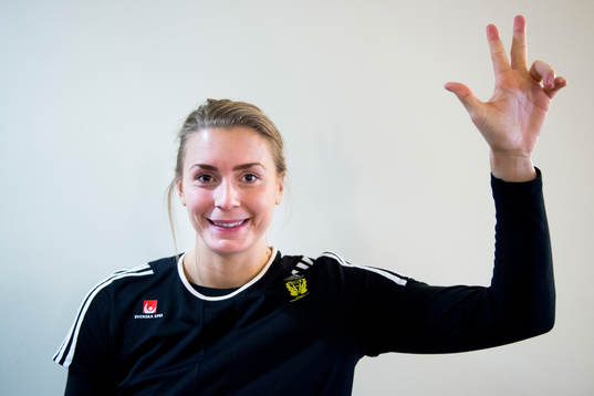 Sveriges Isabelle Gulldén visar olika tecken
