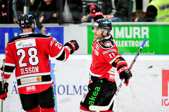 Malmö Redhawks Joey Tenute och Jens Olsson jublar
