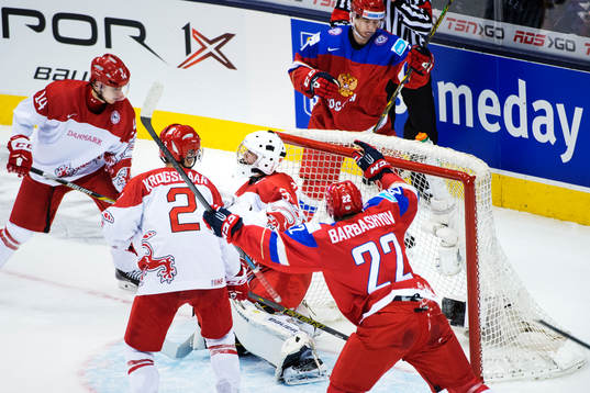 Rysslands Nikolai Goldobin och Ivan Barbashyov jublar