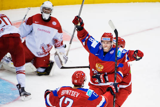 Rysslands Maxim Mamin jublar