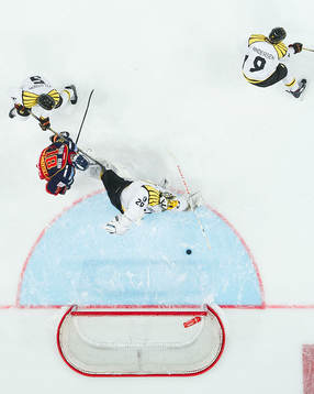 Brynäs målvakt Bernhard Starkbaum släpper in 3-0 av