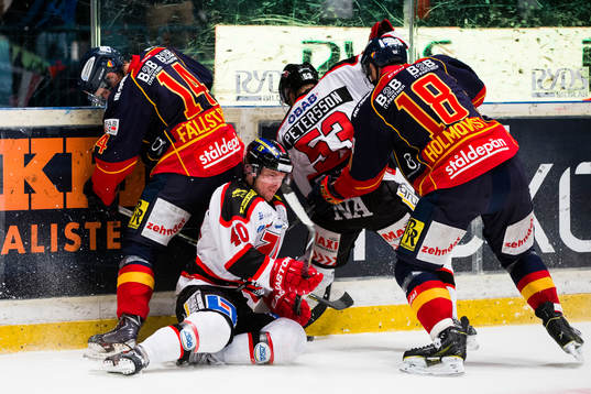 Djurgårdens Alexander Fällström (v) och Michael