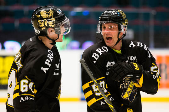 s Ryan McKiernan och Conny Strömberg