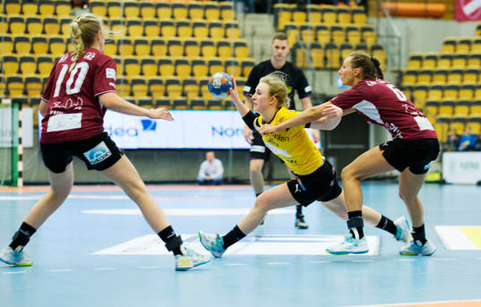 Lugis Hanna Ringdahl och Clara Monti Danielsson och Eslövs