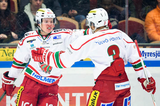 Modos Victor Olofsson (tv) jublar