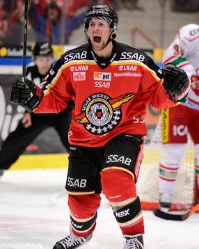 Luleås Cam Abbott jublar