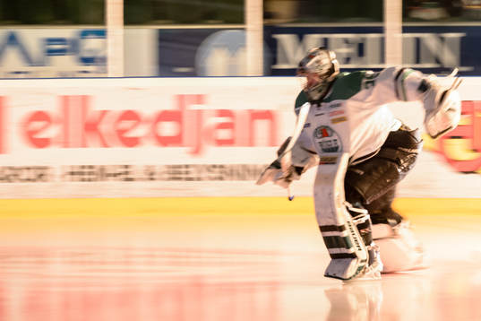 Rögles målvakt Stefan Ridderwall gör entré