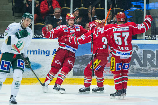 Modos Joonas Nättinen jublar