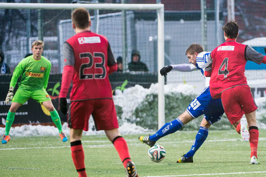 IFK Göteborgs Mikael Boman med ett avslut som går utanför