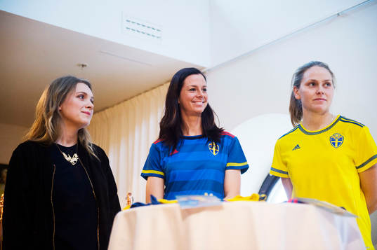 SVT's Anna Tascha Larsson, Lotta Schelin och Lisa Dahlkvist