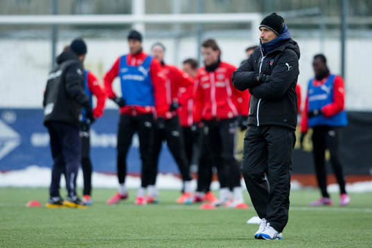 Helsingborgs tränare Henrik Larsson innan träningsmatchen i fotboll mellan Häcken - Helsingborg den 31 januari 2015 i Göteborg.