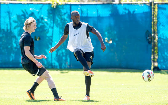 Häckens Ronald Mukiibi och Gustav Berggren